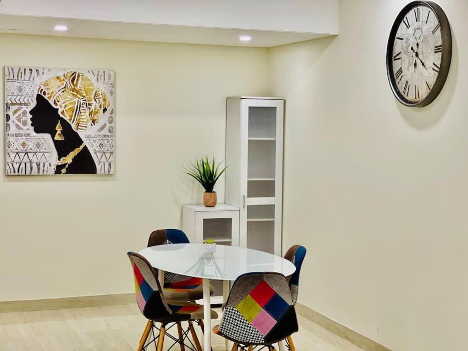 Noor 2 Bedroom Apartment For Beautiful Holiday Muscat Exterior photo
